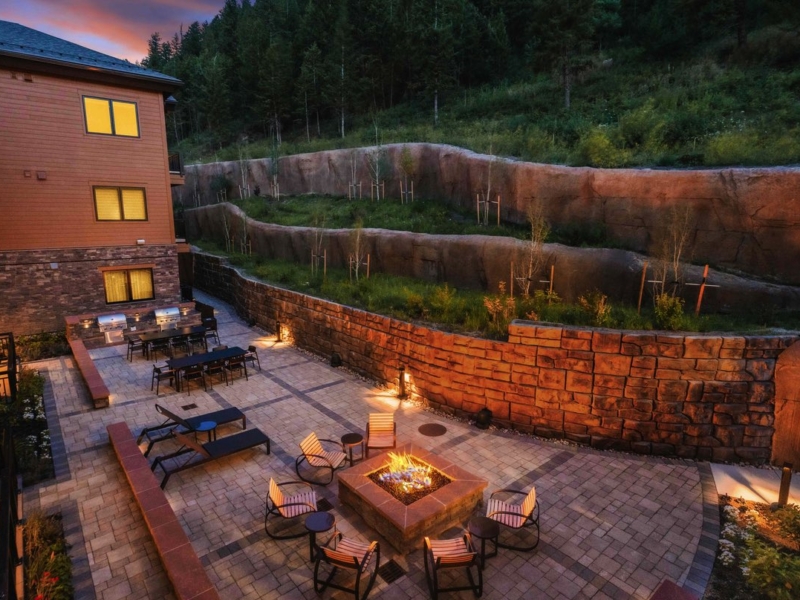 Mountainside Courtyard