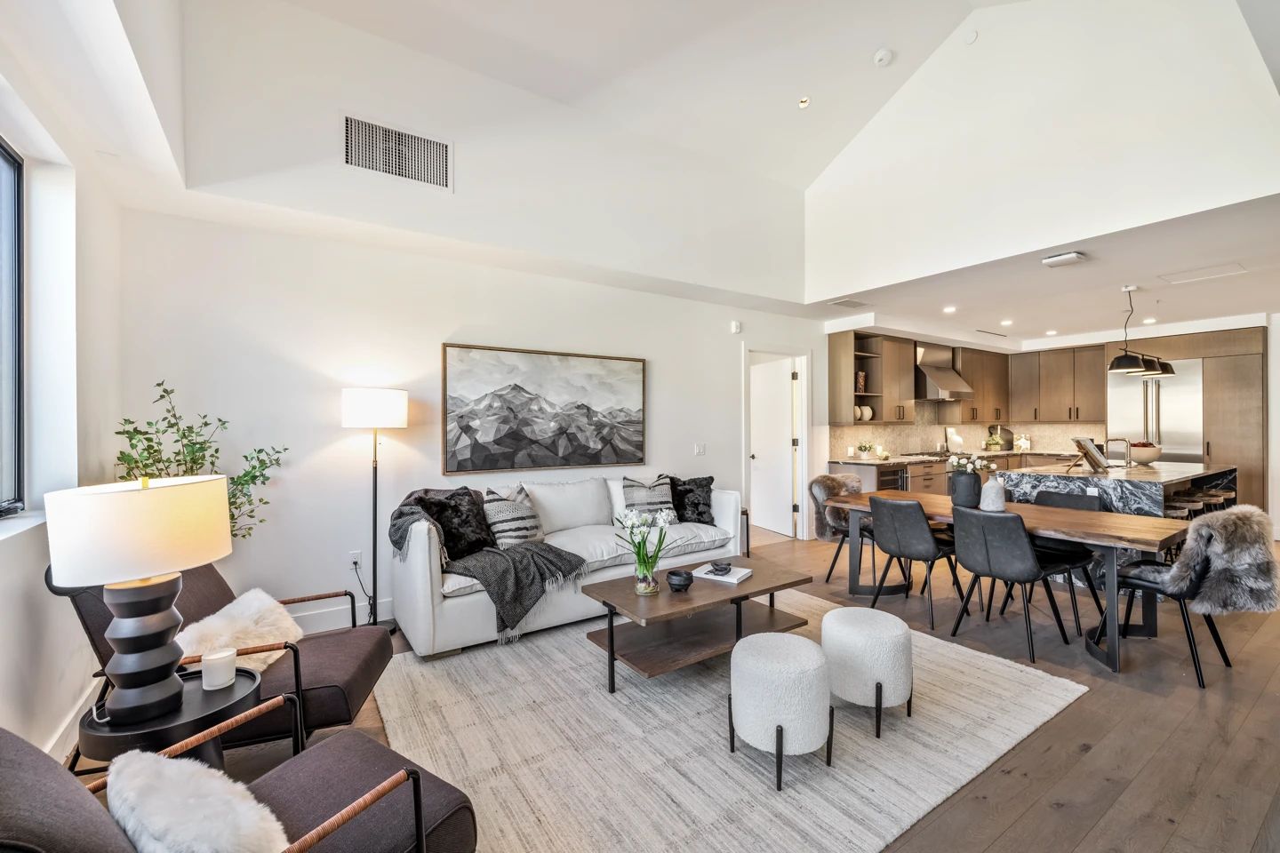 Residence 424 Featured Image