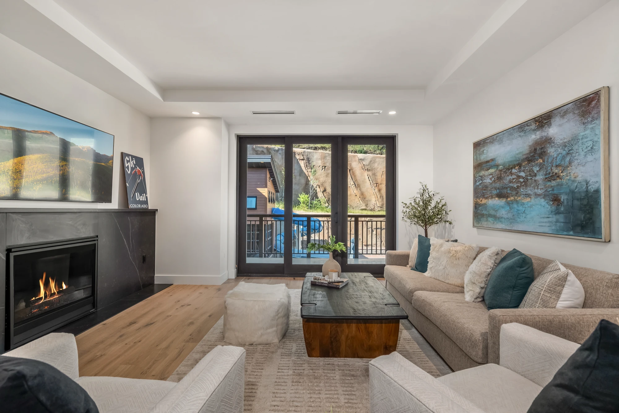 Residence 319 Featured Image